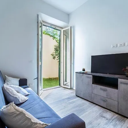 Apartament Gard *