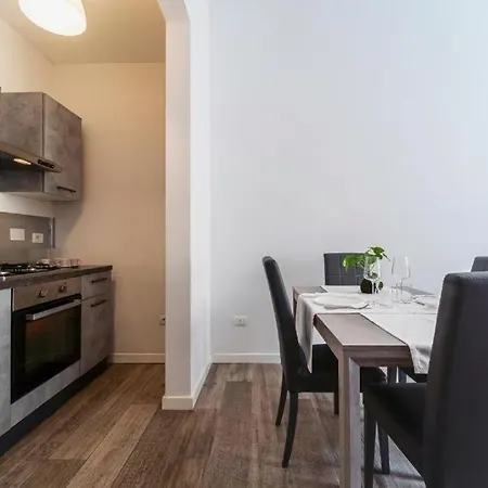 Gard Apartment *
